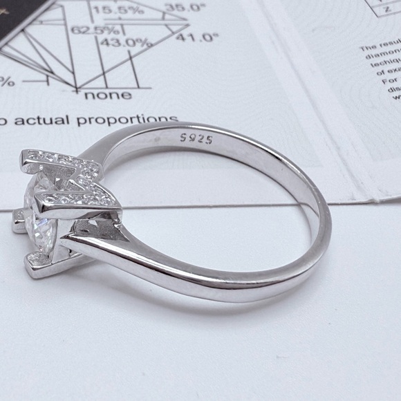 1ct Moissanite Ring . White Gold Plated/ 925. - Picture 2 of 9